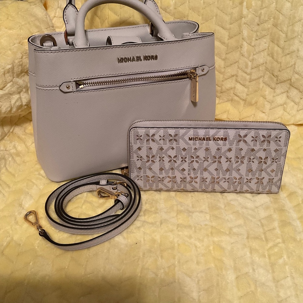 Michael Kors bag and wallet set